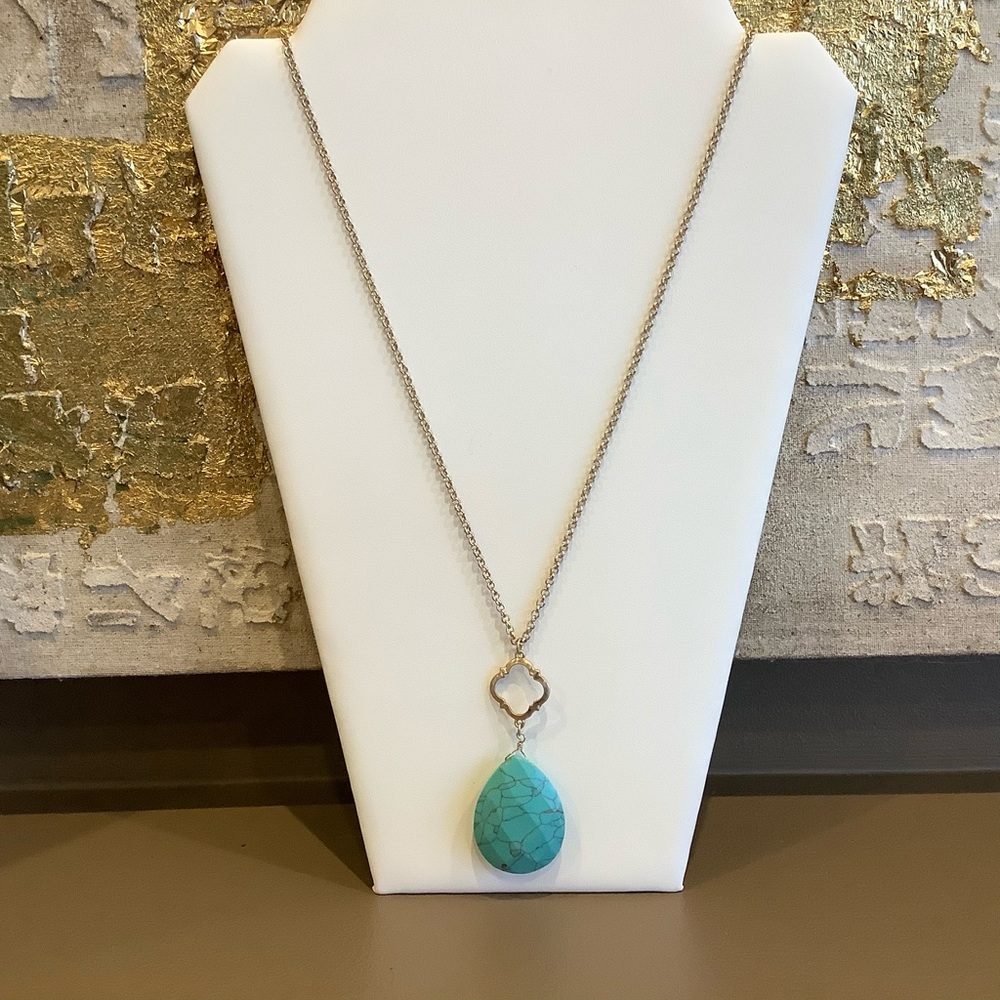 Metal Quatrefoil and Stone Necklace